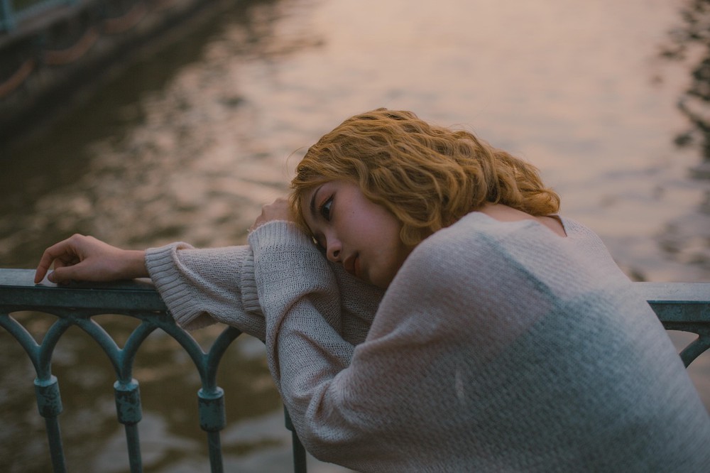 2 symptoms your sugar craving is a sign of stress, not true hunger
