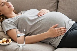 5 Lifestyle Adjustments to Make in Your First Trimester