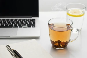 What to Drink (and Avoid) for Better Stress Management at Work