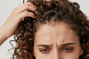 2 warning signs your curly hair products are damaging your scalp