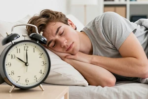 3 signs your daytime napping habit is doing more harm than good