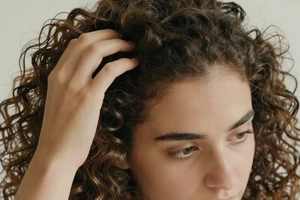 3 foods to avoid if you have a dry, itchy scalp with curly hair
