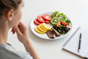 7 Calorie-Deficit Mistakes That Prevent Weight Loss (And How to Fix Them)