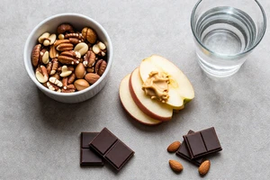 Dietitian-Recommended Snacks to Stabilize Mood During Stress