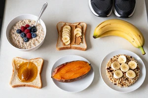5 foods to eat before running for sustained energy, according to nutritionists