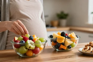 Expert-Backed Strategies to Balance Cravings and Nutrition in the First Trimester