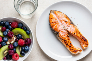3 anti-inflammatory foods to help reduce hot flash frequency