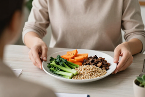 What Dietitians Recommend Eating to Support Mental Wellness Before a Screening