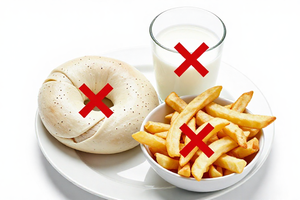 3 foods that can make oily, acne-prone skin worse, according to dietitians