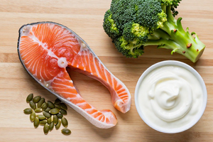 4 foods that help balance oily skin and reduce acne flare-ups