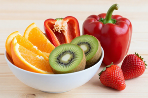 How Vitamin C in Food Supports Hyperpigmentation Recovery