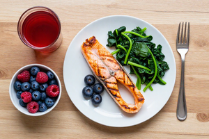 5 anti-inflammatory foods that may ease muscle soreness from progressive overload