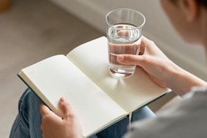 A Practical Explainer: How to Use a Water-Tracking Habit to Monitor Daily Stress Levels