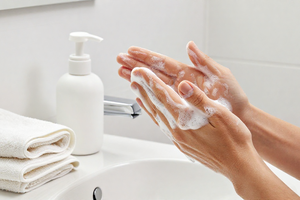 How to wash your face when you have acne-prone skin: a dermatologist's routine