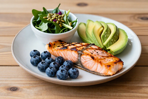 5 foods dietitians recommend for PCOS acne and hormonal balance