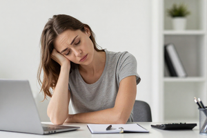 The common self-care mistake: ignoring slumped posture as a sign of fatigue