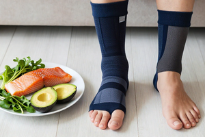 What to eat for healthier feet when you have diabetes: 3 dietitian tips