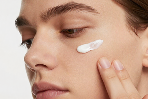 What a Dermatologist Recommends if Retinoids Make Your Eyes Look More Tired