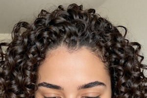 3 foods that may worsen dandruff on curly hair, per dietitians