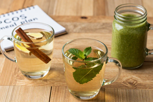 3 drinks that may support insulin sensitivity in a PCOS 7-day meal plan
