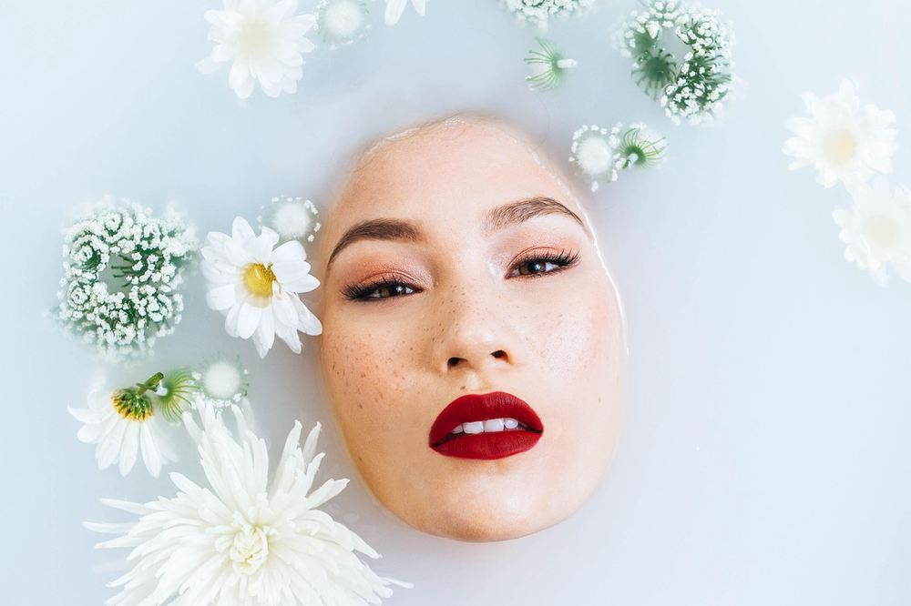 Expert-backed tips to keep oily skin hydrated without clogging pores
