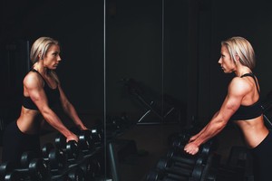 5 Drinks to Avoid Before a Home Workout to Prevent Digestive Discomfort