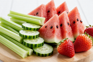 4 foods that help you stay hydrated and support weight loss naturally