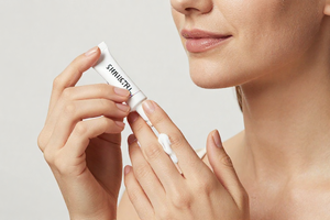 3 daily habits that accidentally worsen retinoid side effects (and what to do instead)