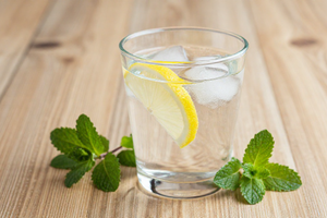 3 drinks that could slow acne scar healing (and what to sip instead)