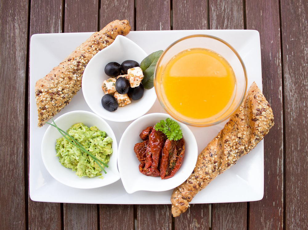 Why Taking a Multivitamin Doesn’t Replace a Balanced Diet: A Dietitian Explains