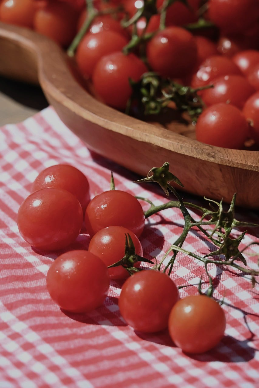 3 dietitian-approved foods to pair with sunscreen for better protection