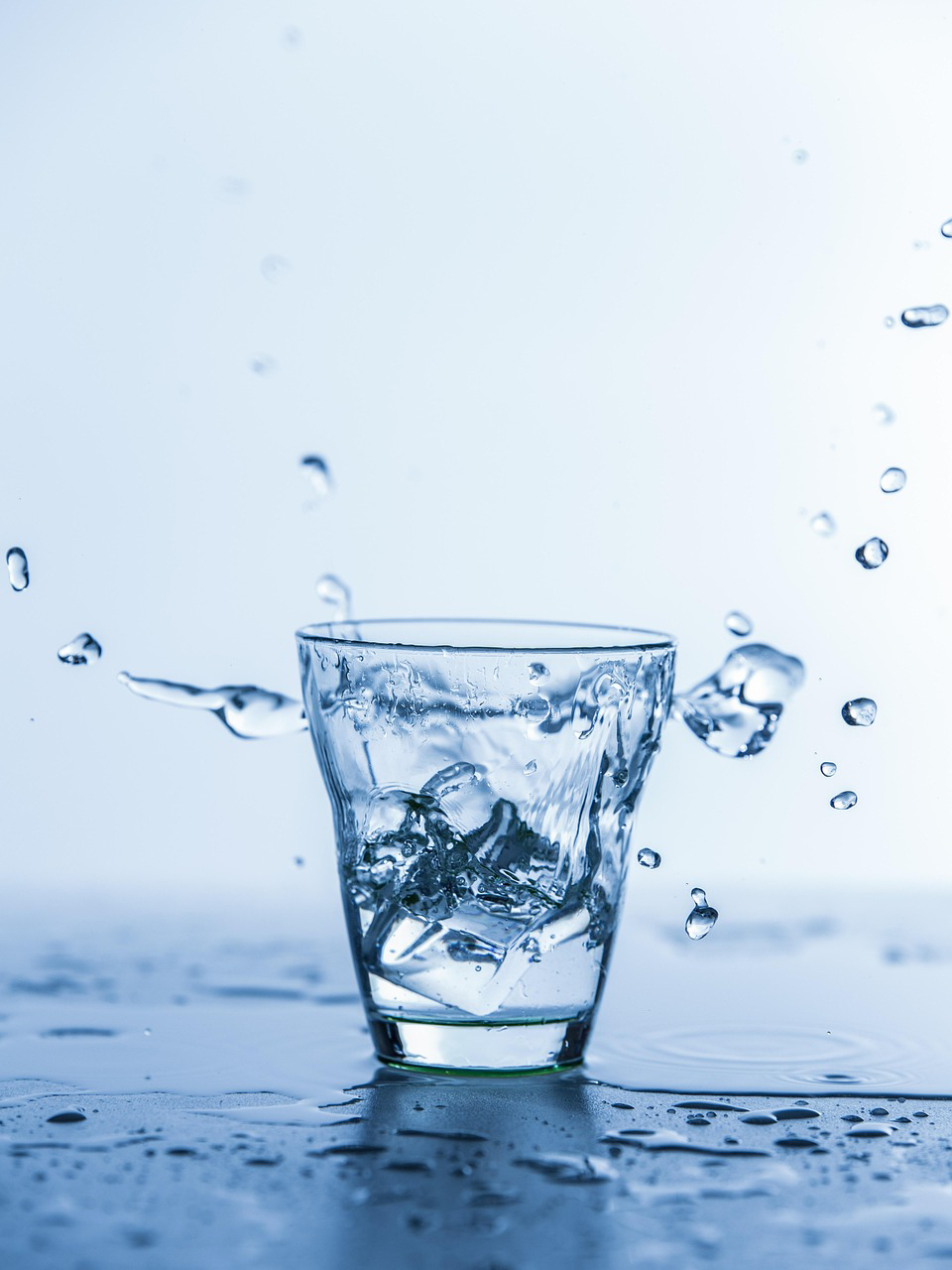 2 drinks to swap for clearer skin, according to dermatologists