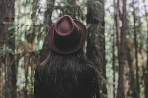 6 symptoms your back acne is caused by sweat and friction