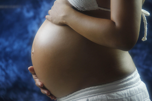 2 comparison points: diaphragmatic vs. chest breathing for prenatal yoga safety
