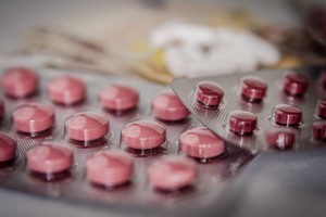 Expert-backed advice: 4 warning signs of sexual side effects from medication