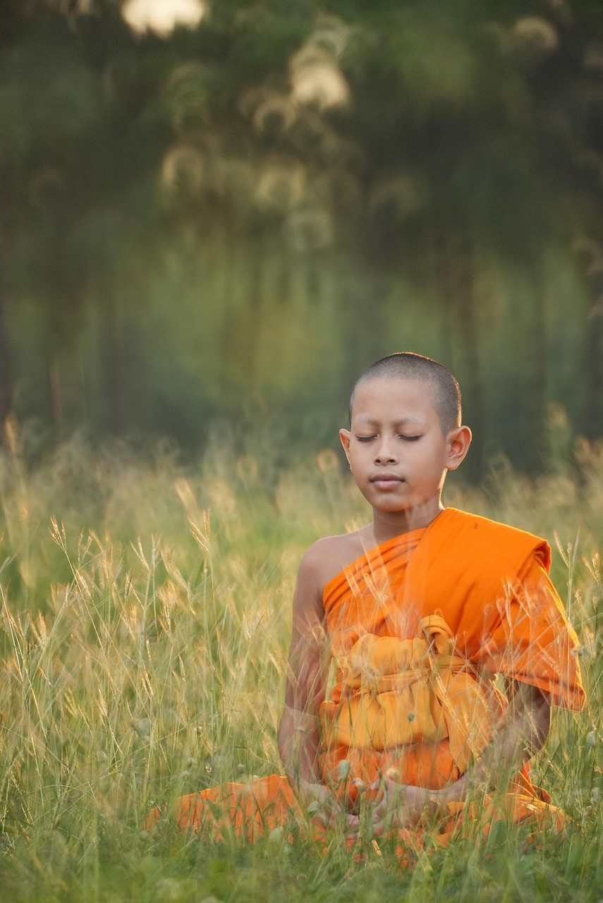 Why eating a heavy meal before meditation can backfire, experts explain