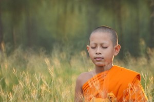 Why eating a heavy meal before meditation can backfire, experts explain