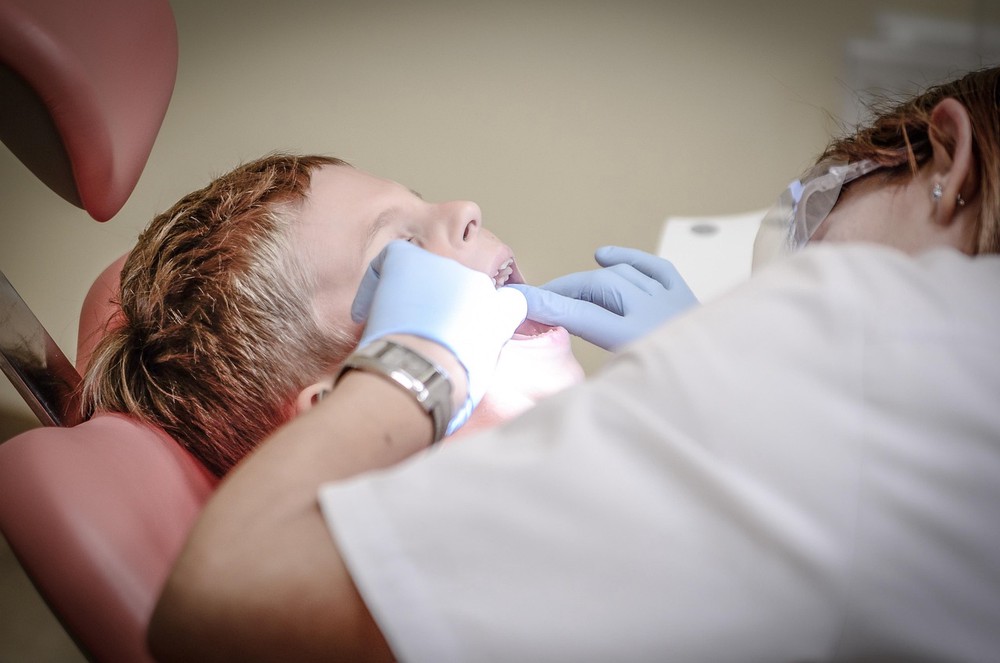 3 expert-backed tips to make flossing a consistent daily habit
