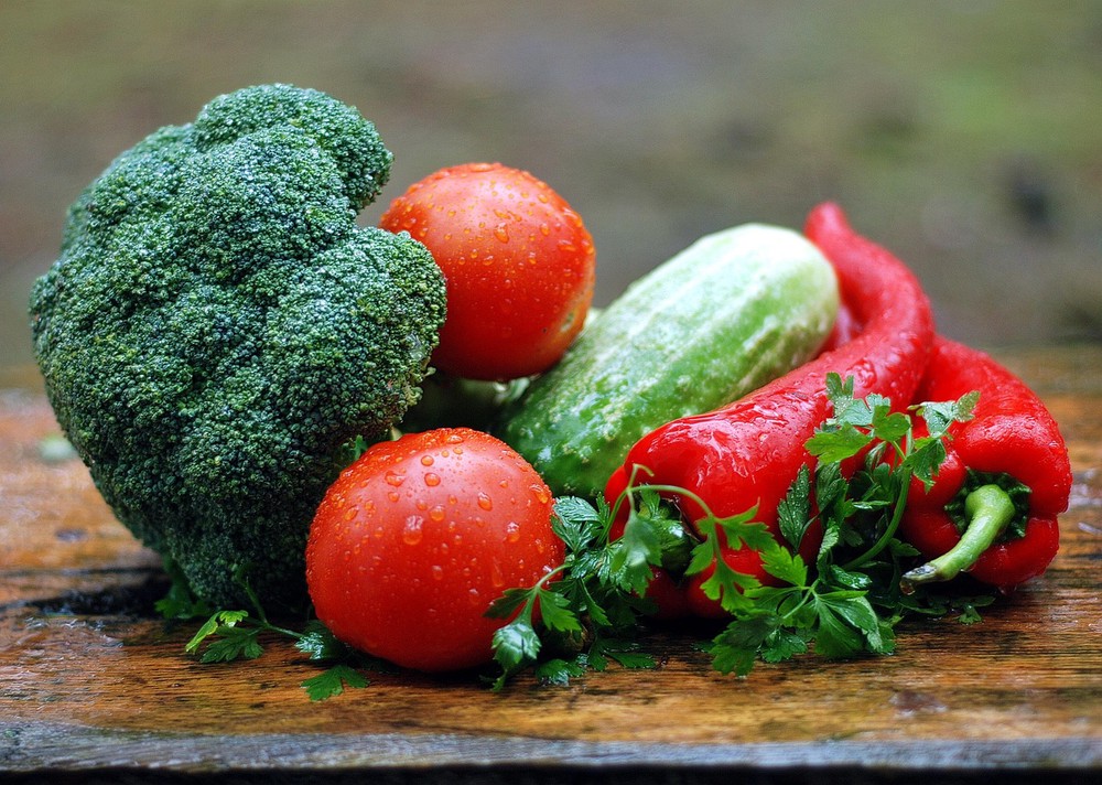 6 Smart Food Swaps to Make When Dining Out, According to Dietitians