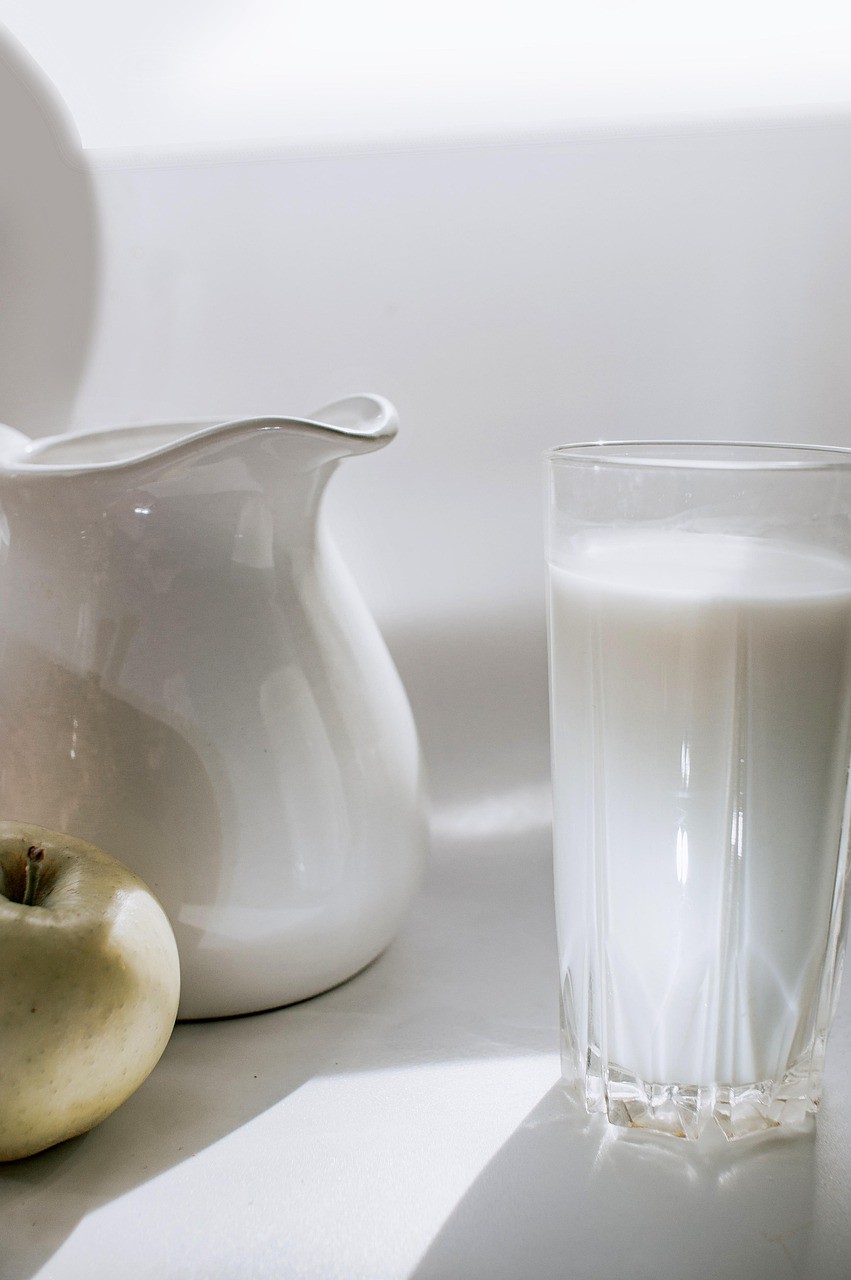 4 foods rich in calcium and vitamin D for bone health after 45
