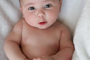 A practical explainer on why hard round foods are the top choking trigger for babies