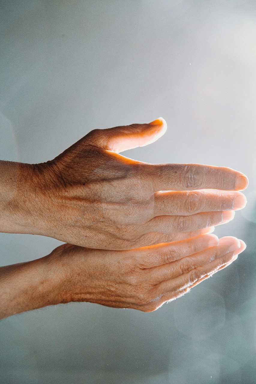 3 foods that may make skin picking urges worse, according to dermatologists