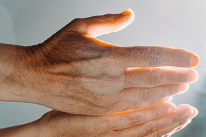 3 foods that may make skin picking urges worse, according to dermatologists