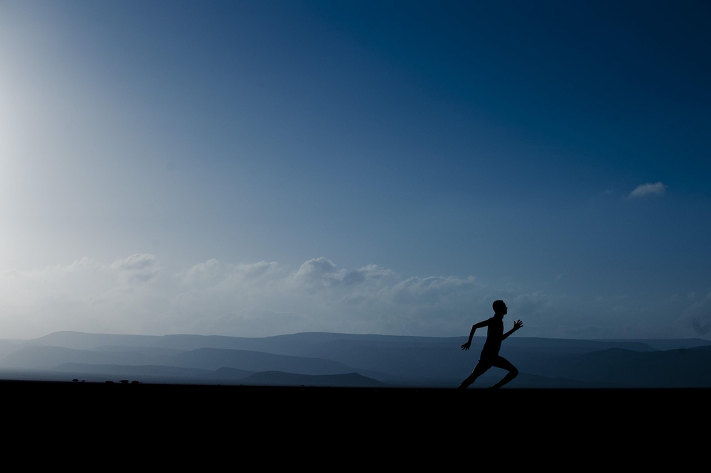 Why your running pace stalls at 4 weeks—3 plateau-busting fixes for beginners