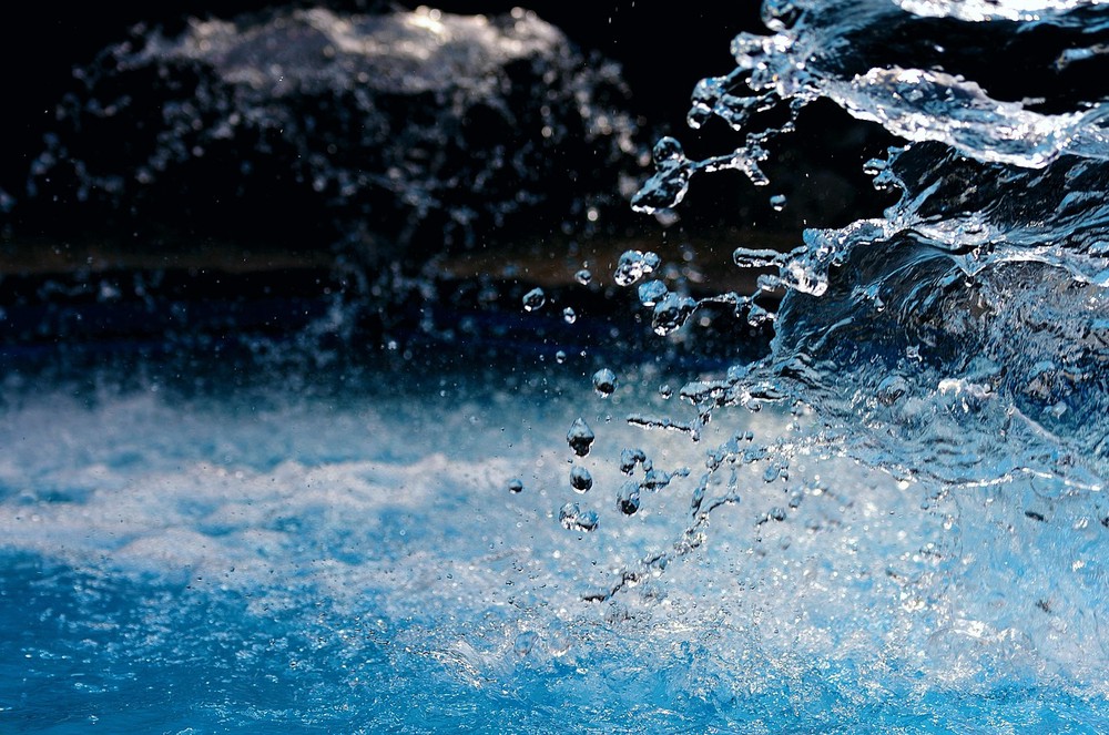 Why drinking water first can stop a sugar craving: a practical explainer