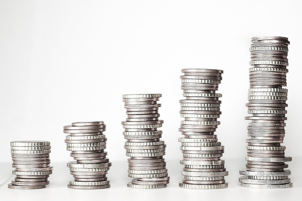 2 daily habits that accidentally worsen money-related anxiety